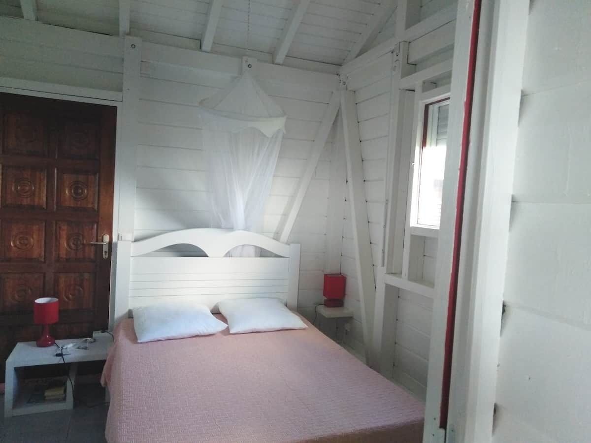 2 間睡房、熨斗/熨衫板、Wi-Fi、床單