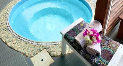 Le Nanou's 2-5 persons with jacuzzi