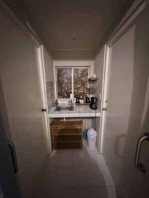 Private kitchen - Enjoyable studio with AC in charming San Nicolas (San Nicolas)