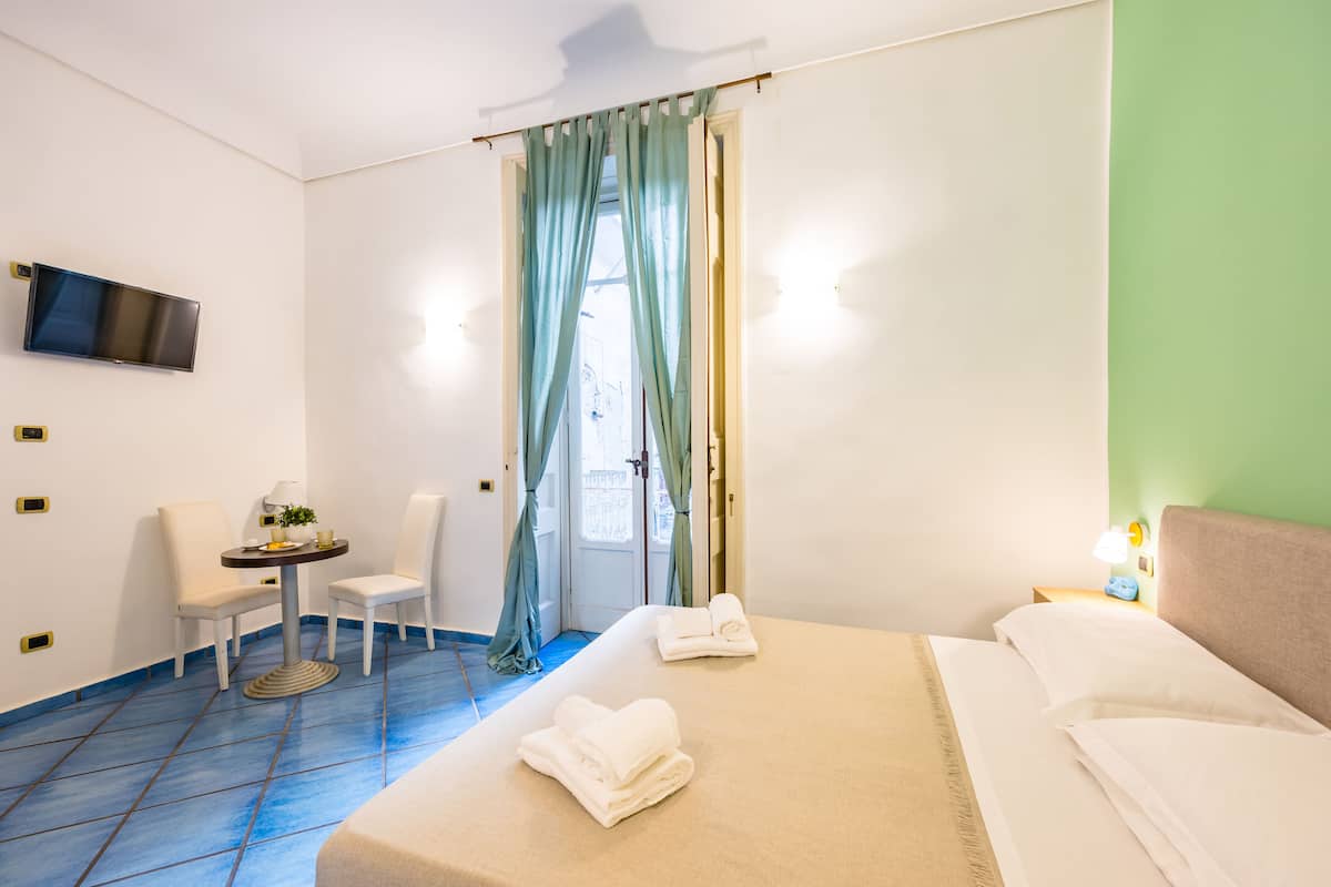 Comfort Double Room | Blackout drapes, iron/ironing board, free WiFi