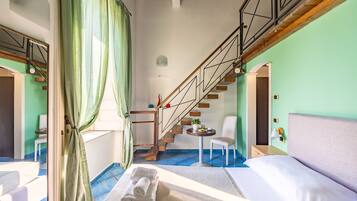 Habitación doble Deluxe, vista al mar | Cortinas blackout, tabla de planchar con plancha y wifi gratis