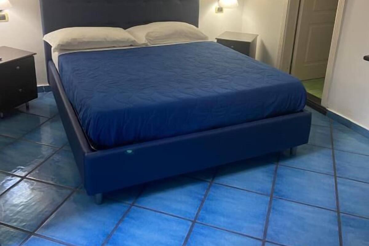 Comfort Double Room | Blackout drapes, iron/ironing board, free WiFi