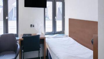 Apartment | 1 bedroom, iron/ironing board