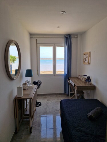 Villa Brisamar (on the beach)