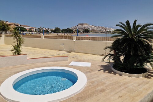 Villa Brisamar (on the beach)