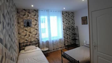 Laptop workspace, free WiFi