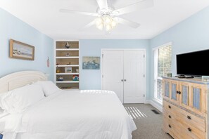 3 habitaciones, tabla de planchar con plancha y cuna de viaje 