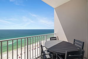 Outdoor dining - Windemere 1404 by Liquid Life (Pensacola)