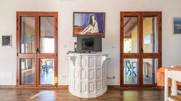 Villa, 4 Bedrooms, Patio, Garden View | Room amenity