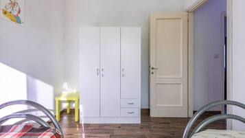 Villa, 4 Bedrooms, Patio, Garden View | Interior