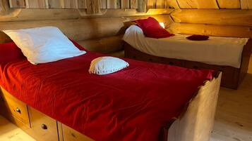 Iron/ironing board, bed sheets
