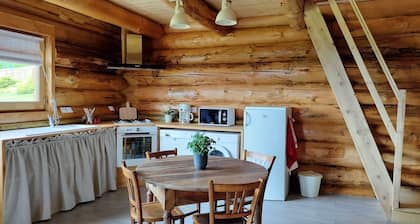 Fuste en ArdÚche Verte ! Idéal pour un séjour au calme en famille ou entre amis