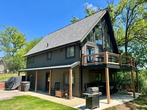 Exterior - Lauderdale Lookout | Fire Pit, Deck, Sleeps 10 (Elkhorn)