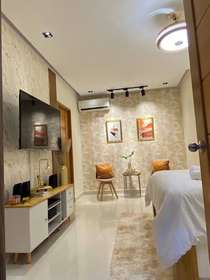 Room, 1 Bedroom, Smoking, Private Pool | 1 bedroom - Room-elegant Private Room With Jacuzzi i (Santo Domingo Este)