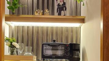 Room, 1 Bedroom, Smoking, Private Pool | Interior