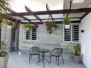 客房, 1 间卧室, 吸烟房, 私人游泳池 | 露台