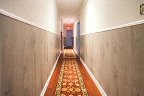 Interior - 0ne bed with shared   bathroom (Toronto)