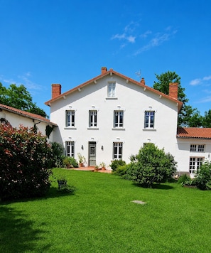 Superior Double Room, Garden View | Exterior - Le Pré du Dimanche (Maringues)