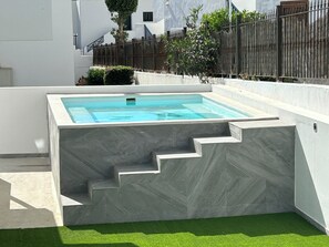 Pool - Sunning 2 bedrooom apartment 5 minutes walk to seafront. (Tías)