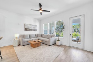 TV - The Grove Juniper 216 - 1 Bedroom  - Lazy River - Seascape Resort (Miramar Beach)
