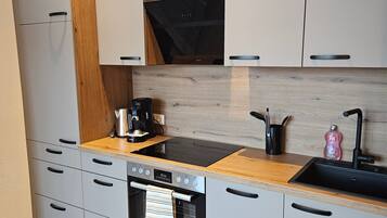 Frigorífic, forn, placa de cuina i rentaplats