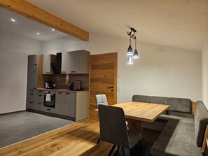 Dining - Your Retreat at Grubgut – Vacation with Mountain Views (Hopfberg)