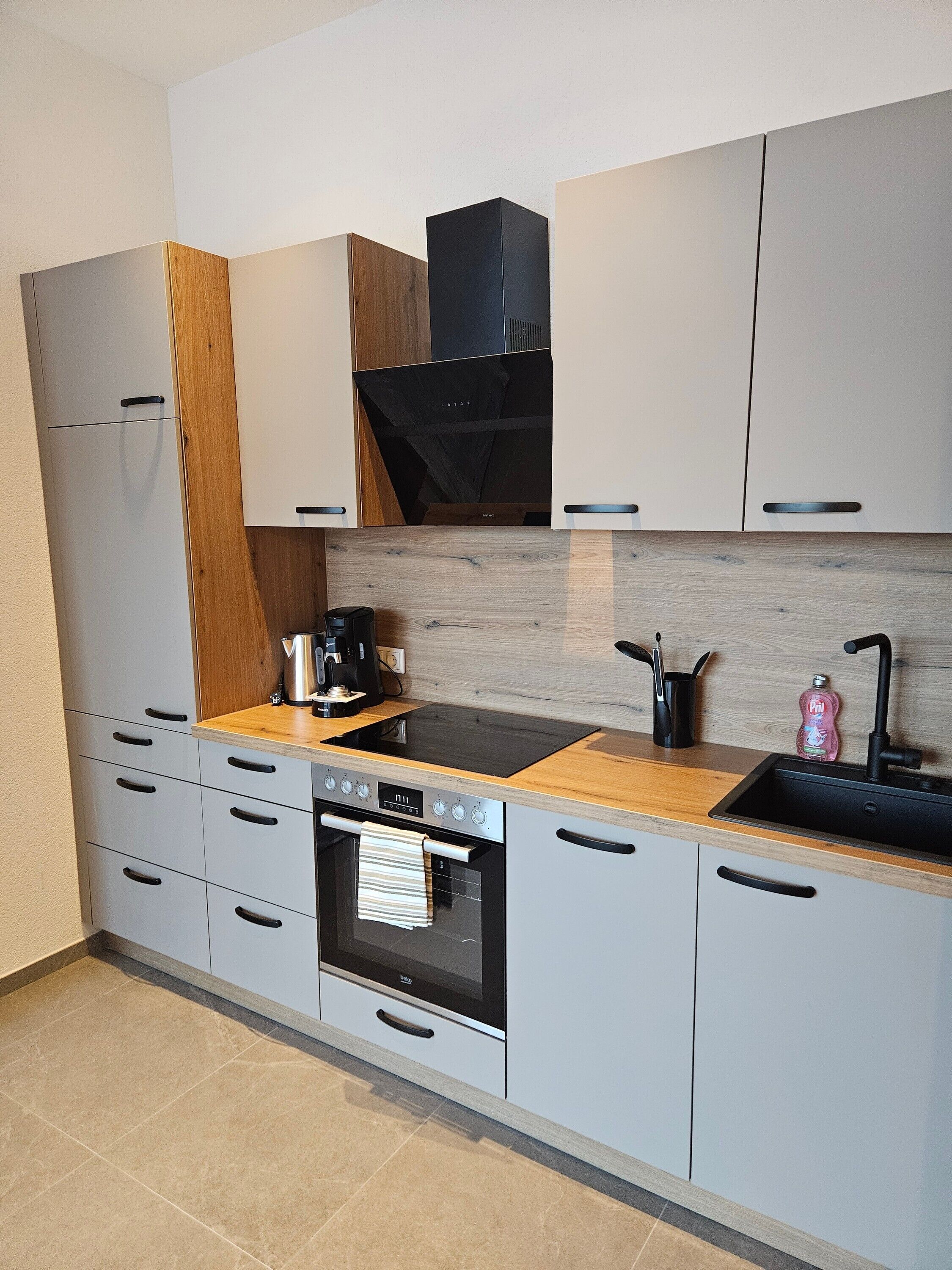 Refrigerador, horno, placa de cocina, lavavajillas