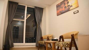 Superior Double Room, City View | Interior