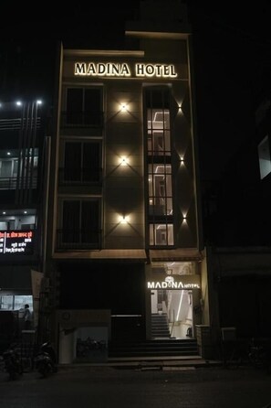 Exterior - Madina Inn (Prayagraj)