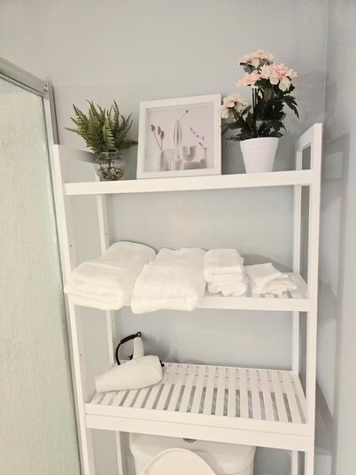 Your Serene Retreat in a Charming Neighborhood!