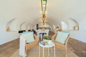 Dining - Masseria Mammella with pool and by the beaches (Puglia)
