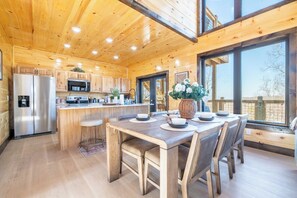 Dining - *Spacious 5BD Lodge w/ VIEWS! | Hot Tub + POOL* (Sevierville)