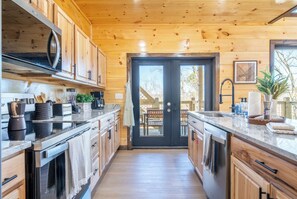Fridge, microwave, oven, stovetop - *Spacious 5BD Lodge w/ VIEWS! | Hot Tub + POOL* (Sevierville)