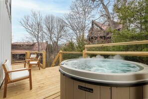 Outdoor spa tub - *Stylish 5BD Lodge w/ VIEWS! | Hot Tub + POOL* (Sevierville)