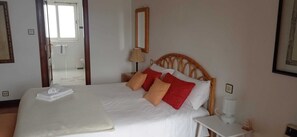 4 bedrooms, Internet, bed sheets - Apartment in CEDEIRA, 1st LINE OF BEACH (Cedeira)