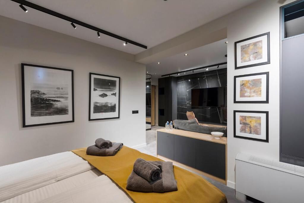 Blackout drapes, soundproofing, iron/ironing board, free WiFi