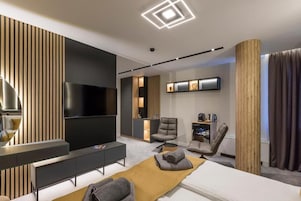 Habitación doble superior, vistas a la ciudad | Cortinas opacas y sistema de insonorización