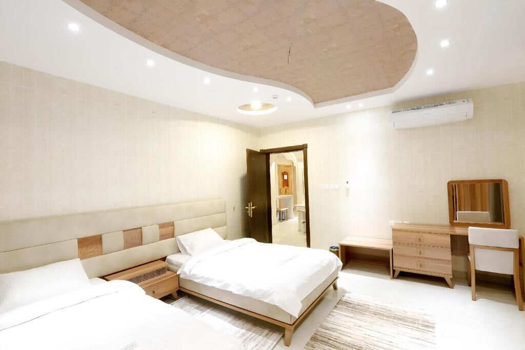 Coffres-forts dans les chambres, fer et planche à repasser