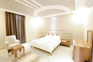 Zimmersafe, Bügeleisen/Bügelbrett, kostenloses WLAN