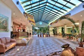 Reception - LES MAGNOLIAS HOTEL (Primorsko)