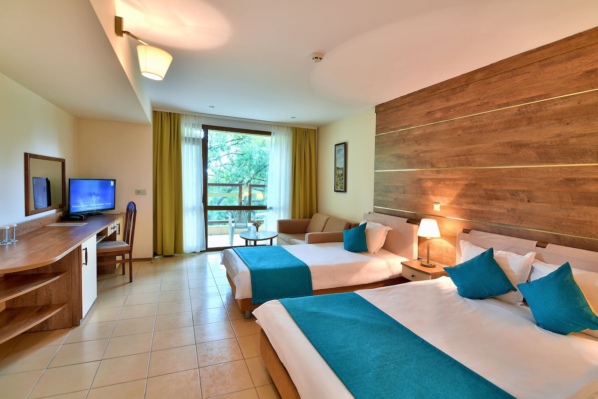 スタンダード ダブルルーム バルコニー ガーデンビュー | WiFi (無料)