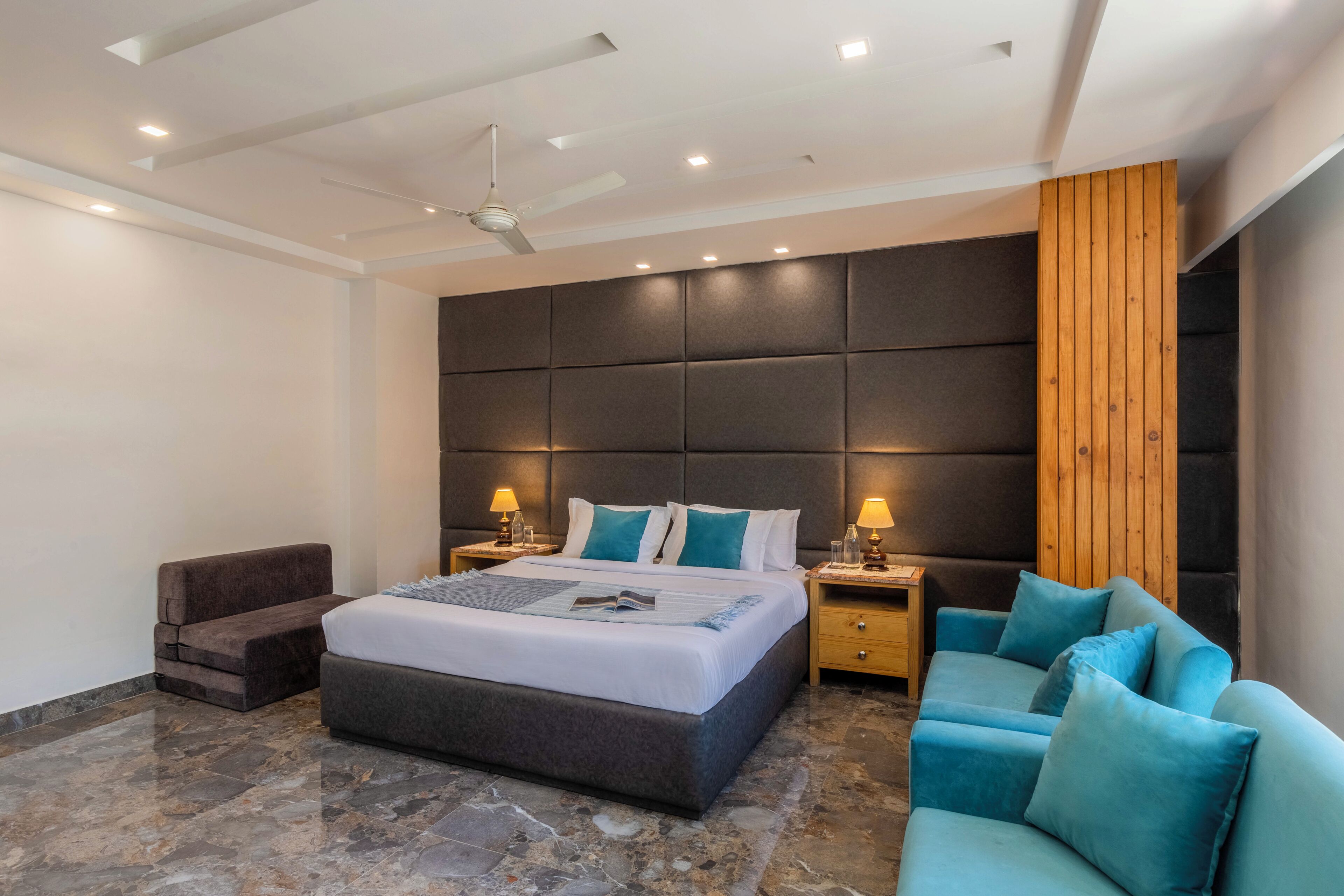 Premium Apartment, 2 Bedrooms (Apartment) | Premium bedding, memory-foam beds, desk, laptop workspace