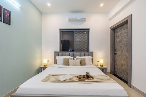 Alaya Stays with Balcony & Hill View | Lake City Heights