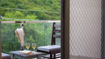 Premium Apartment, 2 Bedrooms (Apartment) | Balcony view