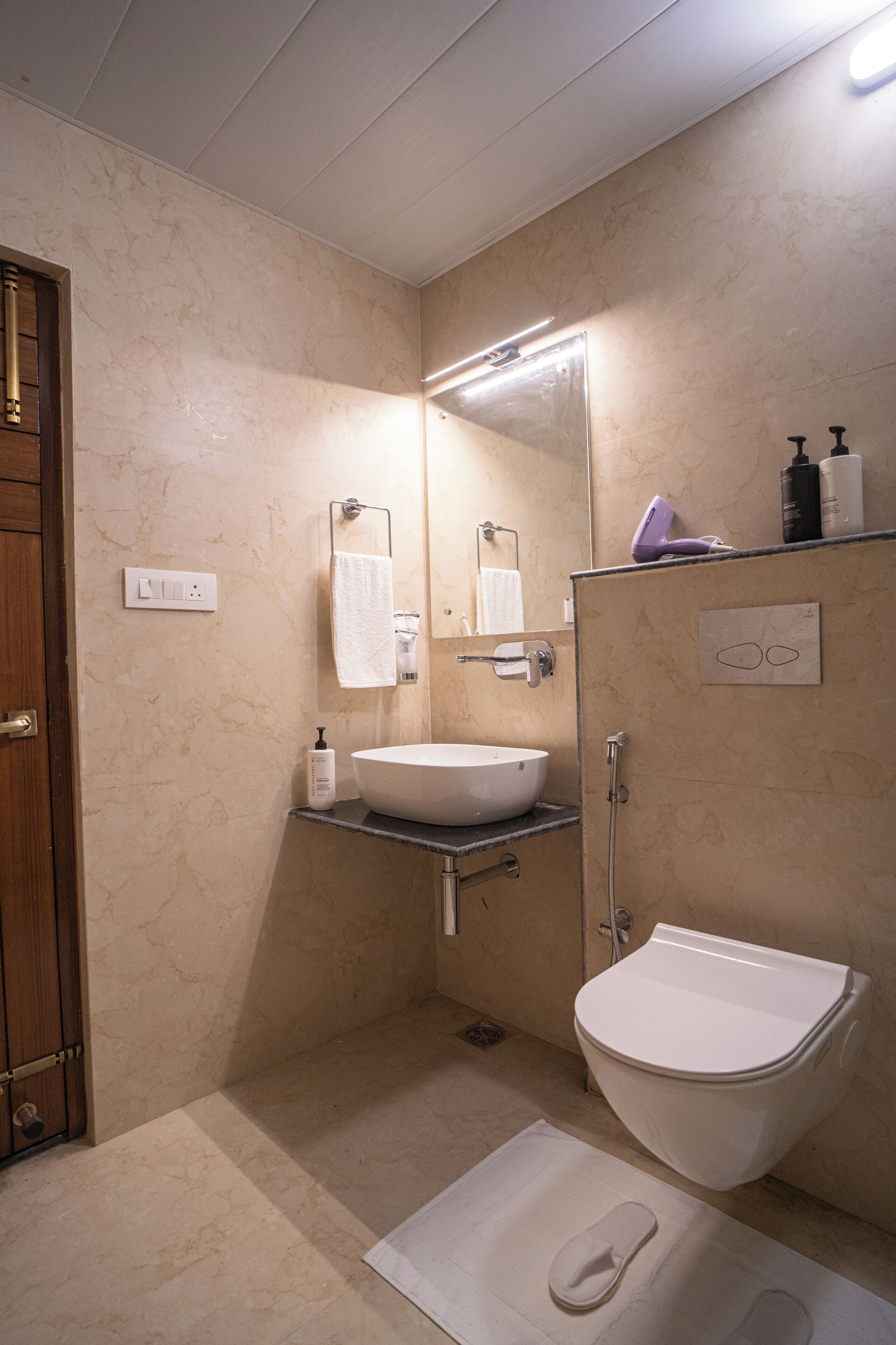Premium Apartment, 2 Bedrooms (Apartment) | Bilik Mandi | Pancuran mandi, tuala disediakan, sabun, syampu 