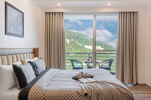 Premium bedding, in-room safe, desk, laptop workspace - Alaya Stays Pinnacle Hilltop 3BHK Apartment with Picturesque Balcony & Scenic Views (Solan)