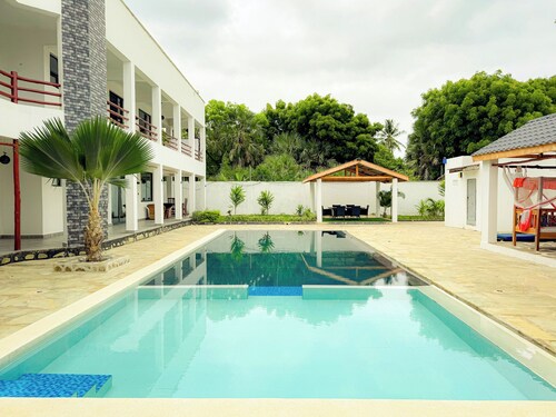 Luxury Loft with Pool – 10 Min Walk to Diani Beach