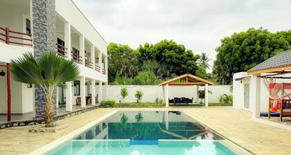 Luxury Loft with Pool – 10 Min Walk to Diani Beach