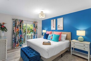 5 bedrooms, desk, iron/ironing board, travel cot - New! 9 Min to Beach, Htd Pool, Hot Tub, Pickleball (Bradenton)