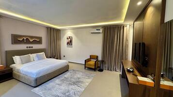 Iron/ironing board, free WiFi